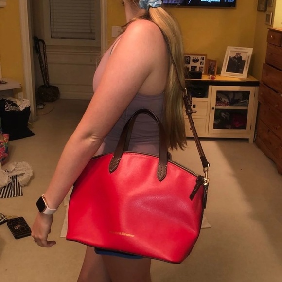 NWT Dooney and bourke red leather handbag - Picture 4 of 4
